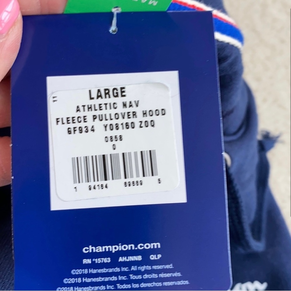Champion hoodie brand new with tags - Picture 3 of 3
